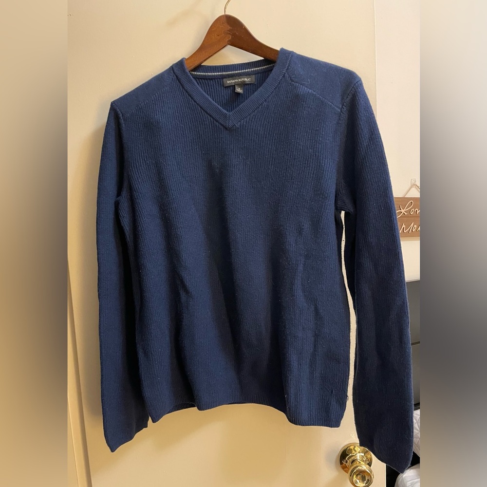 Banana Republic navy v-neck knit sweater, size S